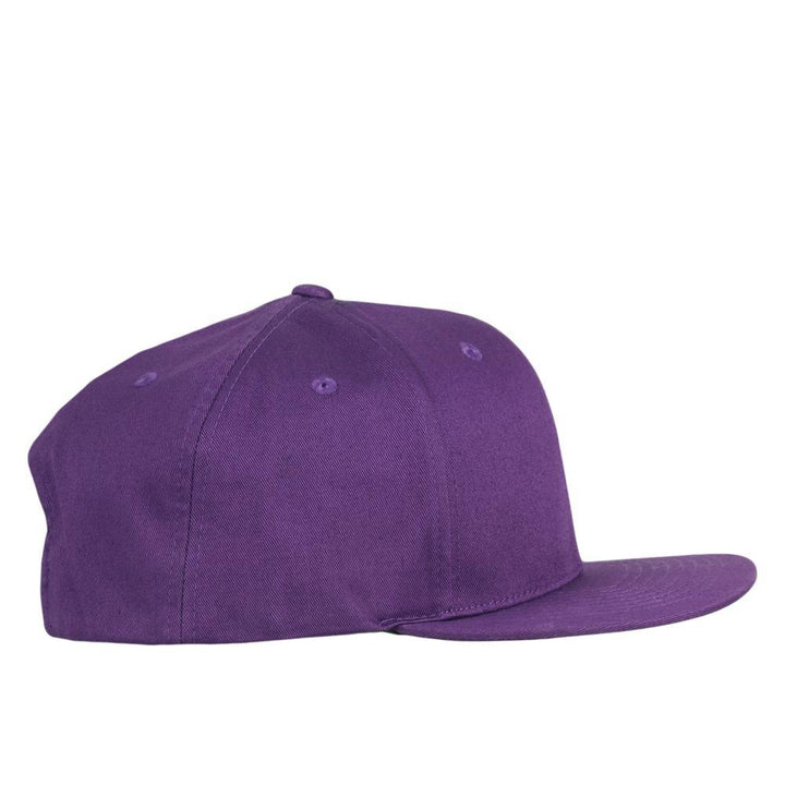 Gorra con visera ajustable Touch of Class en color morado