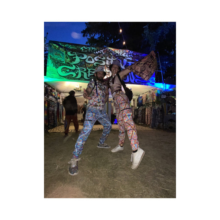Pantalones deportivos con estampado DMT