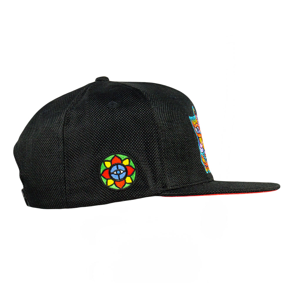 Gorra con cierre trasero en color rojo y negro Harmoneyes de Chris Dyer