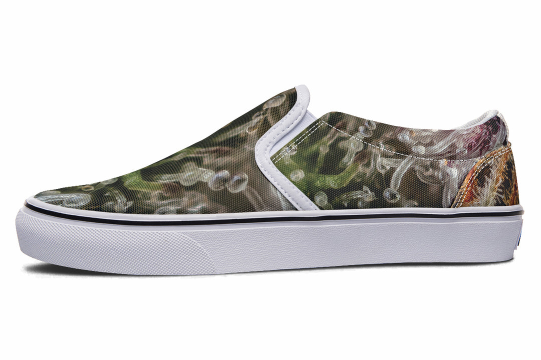 Trichome Macro Slip On Shoes