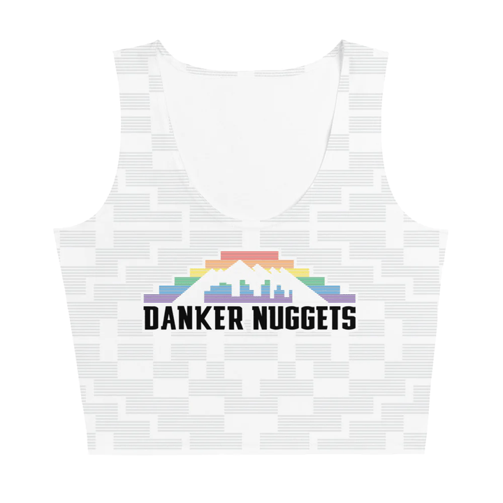 Top corto blanco con diseño piramidal de Danker Nuggets para mujer