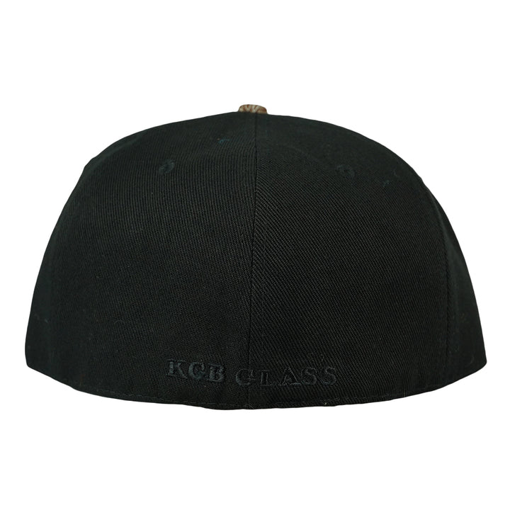 Gorra ajustada negra Decade of Donuts de KGB Glass