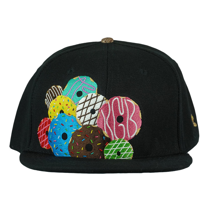 Gorra ajustada negra Decade of Donuts de KGB Glass